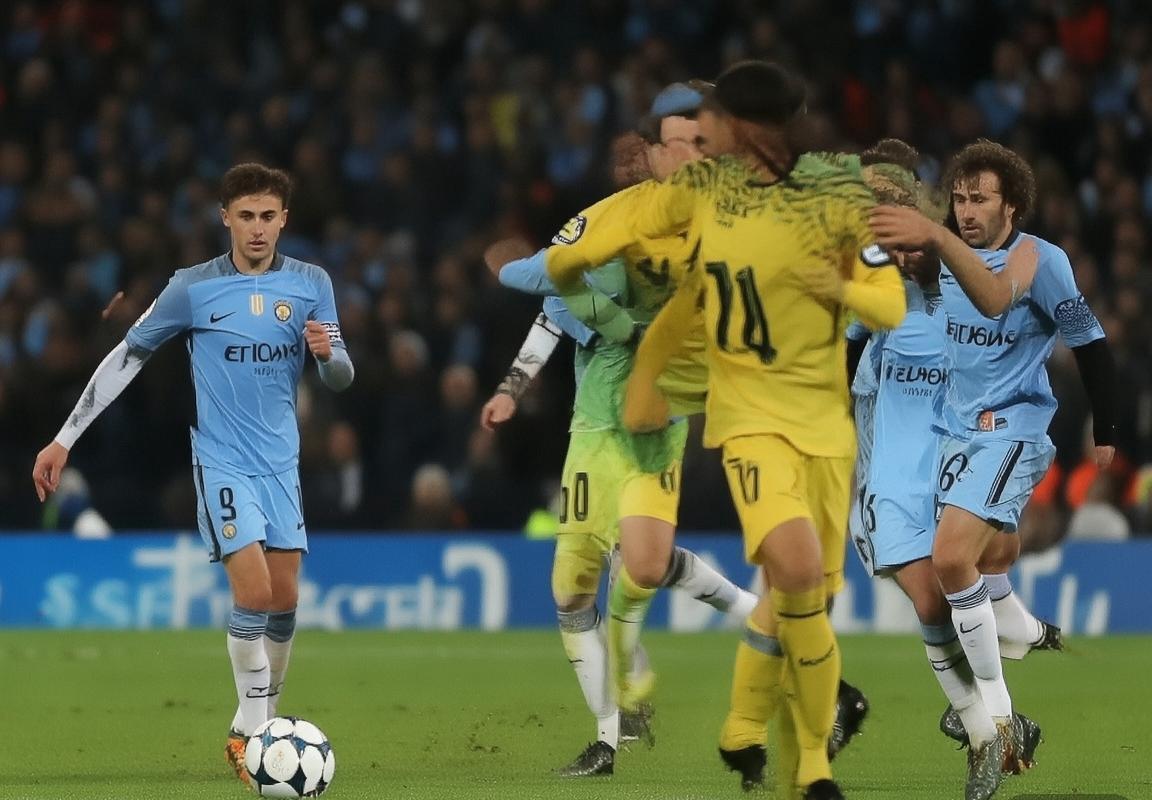 瓜迪奥拉欧冠神奇换人术：逆转传奇与战术智慧揭秘(图2)